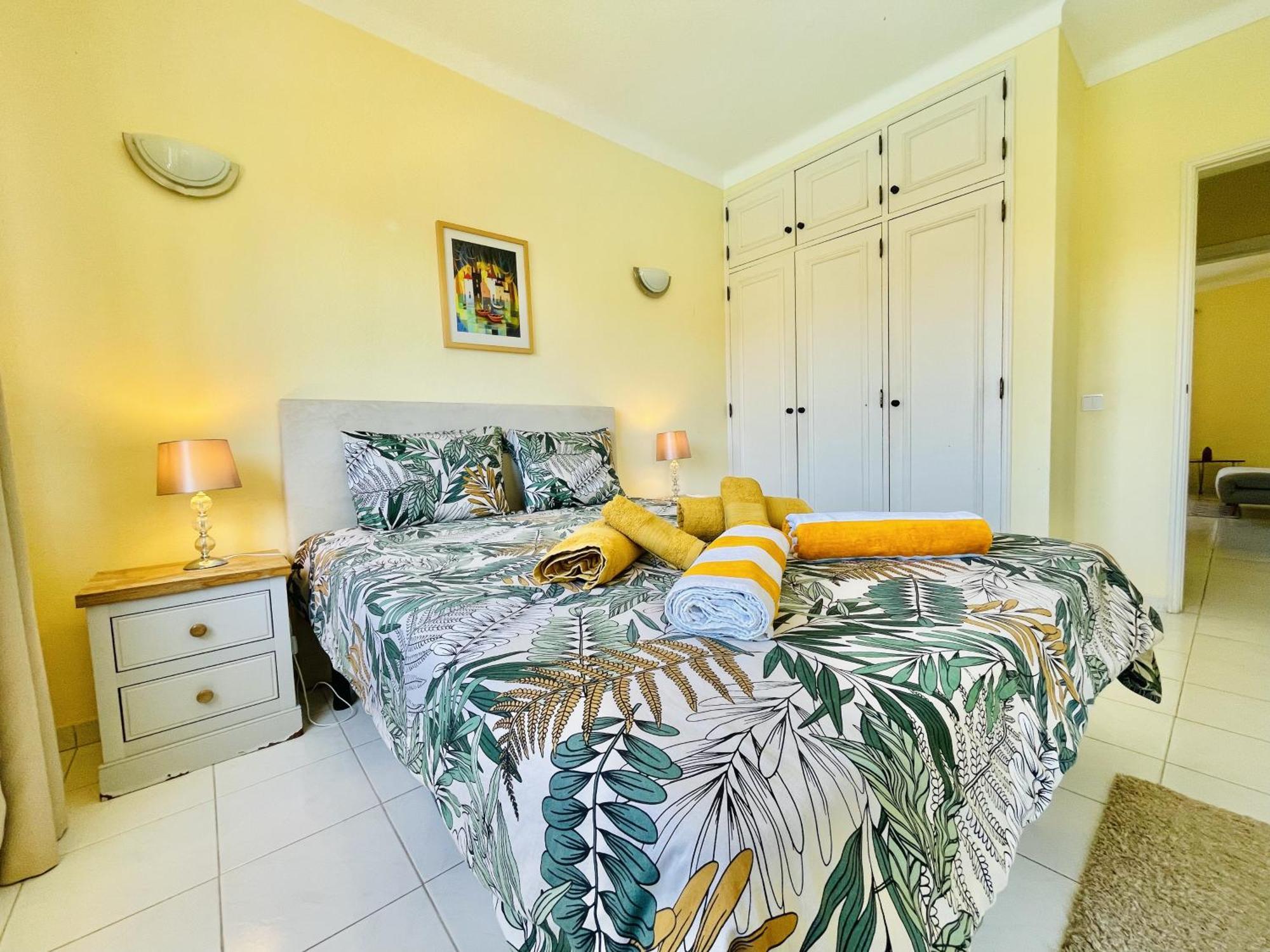 Lavanda - 2 Bedrooms - 3 Level Pool - Garden - Beach 1Km Estômbar Екстериор снимка